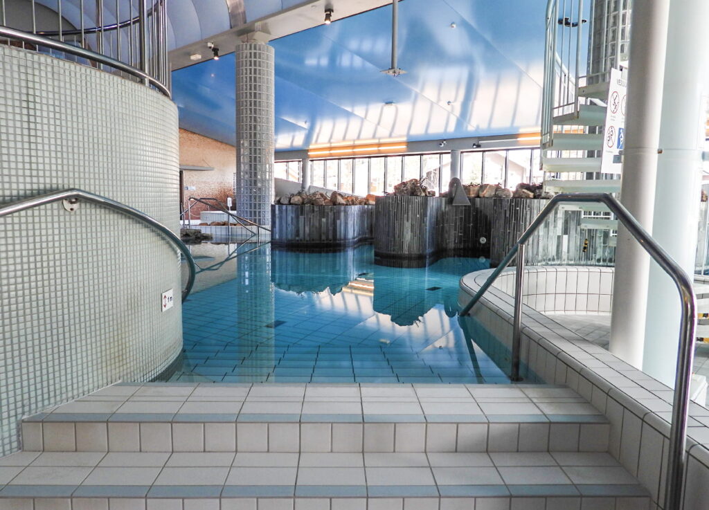 Märkätilojen laatoitus- ja huoltotyöt, Levi Hotel Spa